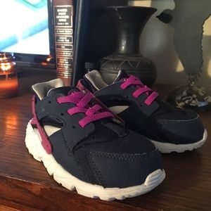 Nike huarache shoes